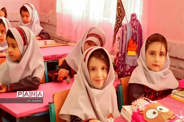 برگزاری آیین نمیادین زنگ شکوفه‌ها در شهرستان کلات