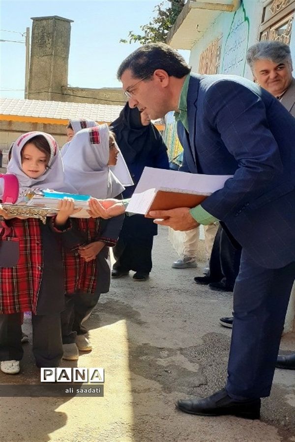 برگزاری آیین نمیادین زنگ شکوفه‌ها در شهرستان کلات