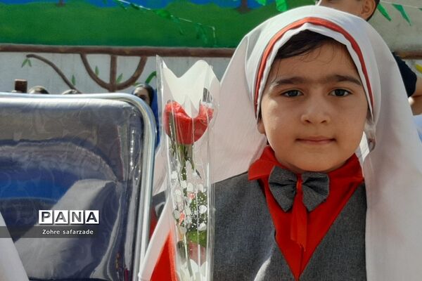 برگزاری جشن غنچه‌ها در آموزش و پرورش رودهن