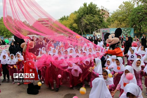 آیین استانی جشن شکوفه‌ها در اورمیه
