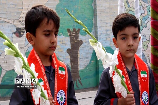 جشن شکوفه‌ها ویژه دانش‌آموزان اول ابتدایی در زنجان