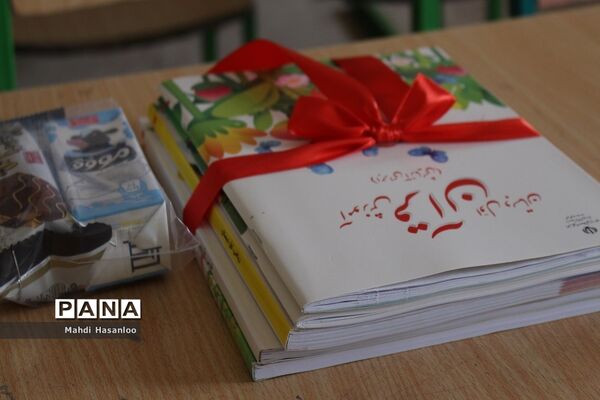 جشن شکوفه‌ها ویژه دانش‌آموزان اول ابتدایی در زنجان