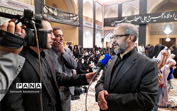 شهدا بهترین الگو برای دانش‌آموزان هستند