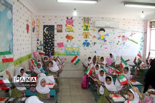 نواختن زنگ استانی شکوفه‌های حسینی در بهبهان