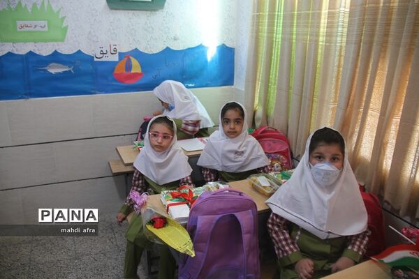 نواختن زنگ استانی شکوفه‌های حسینی در بهبهان