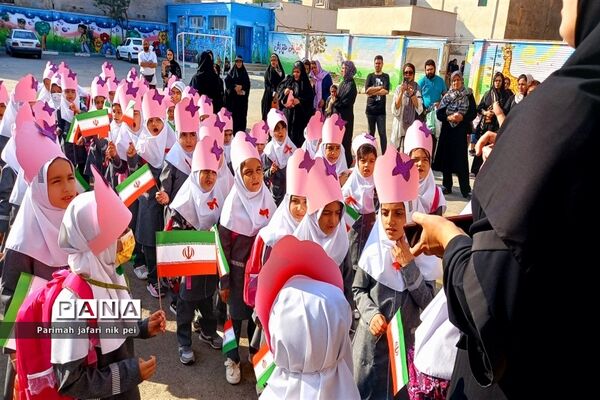 برگزاری جشن شکوفه‌ها در دبستان دخترانه گل‌نرگس شهرستان قرچک