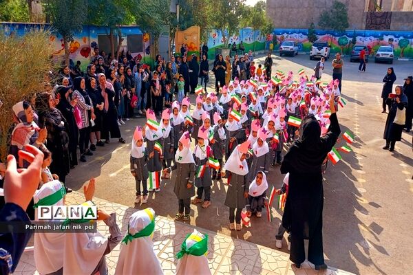 برگزاری جشن شکوفه‌ها در دبستان دخترانه گل‌نرگس شهرستان قرچک