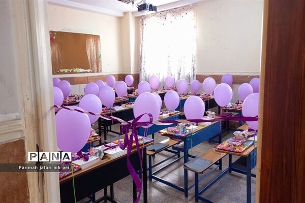 برگزاری جشن شکوفه‌ها در دبستان دخترانه گل‌نرگس شهرستان قرچک
