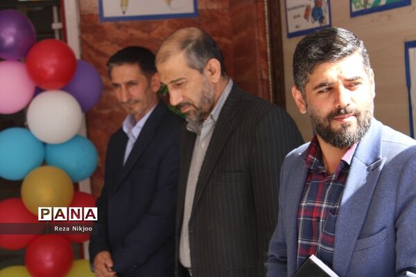شکوفه‌های حسینی بهارستان در اولین روز از سال تحصیلی