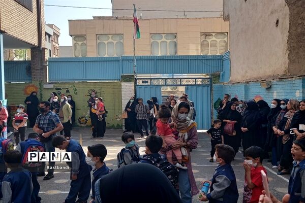 آیین جشن شکوفه‌ها در مدارس ابتدایی منطقه ۱۳ شهر تهران