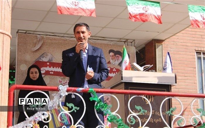 آینده‌ای درخشان در انتظار دانش‌آموزان مسئولیت‌پذیر است