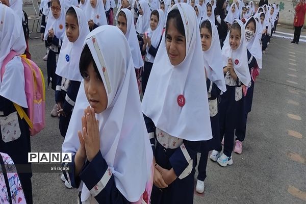 مراسم جشن شکوفه‌ها به‌مناسبت فرارسیدن ماه‌ مهربانی منطقه کهریزک