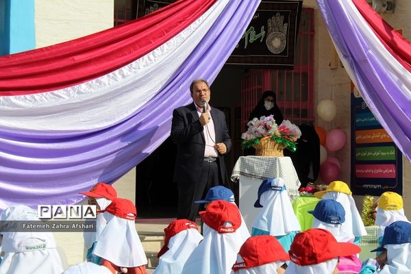 نواختن زنگ بهار علم و تربیت در مدارس استان سمنان