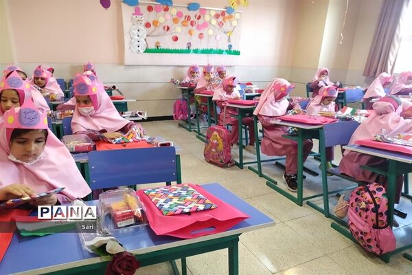 نواختن زنگ شکوفه‌ها در مدرسه خیرساز جم و ممجدی گلدیس شاهین شهر