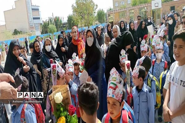 جشن شکوفه‌ها در آباده