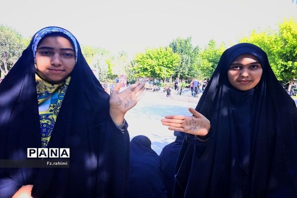 همایش بزرگ پیاده‌روی خانوادگی در شهرستان فارسان به‌مناسب هفته دفاع مقدس