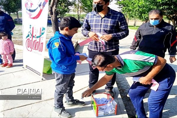 همایش بزرگ پیاده‌روی خانوادگی در شهرستان فارسان به‌مناسب هفته دفاع مقدس