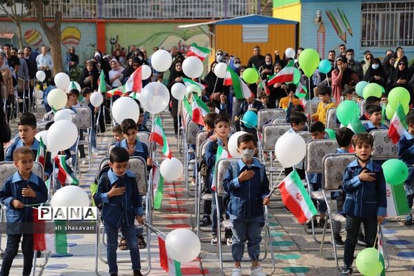 نواختن زنگ شکوفه‌ها در کرمانشاه