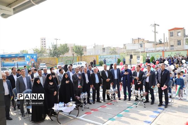 نواختن زنگ شکوفه‌ها در کرمانشاه
