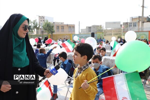 نواختن زنگ شکوفه‌ها در کرمانشاه