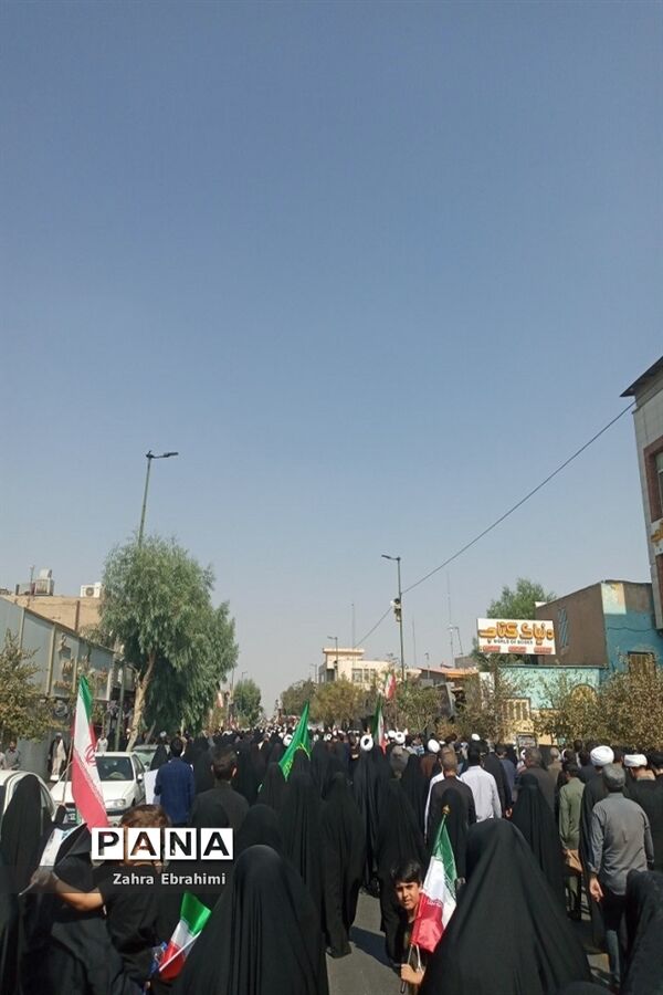 خروش انقلابی مردم قم علیه اغتشاشگران