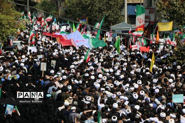 خروش انقلابی مردم قم علیه اغتشاشگران