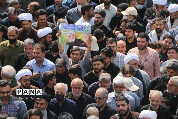 خروش انقلابی مردم قم علیه اغتشاشگران