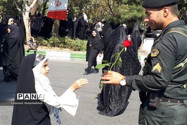 خروش انقلابی مردم قم علیه اغتشاشگران