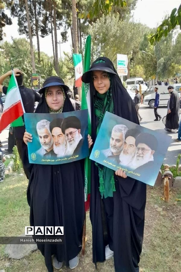 خروش انقلابی مردم قم علیه اغتشاشگران