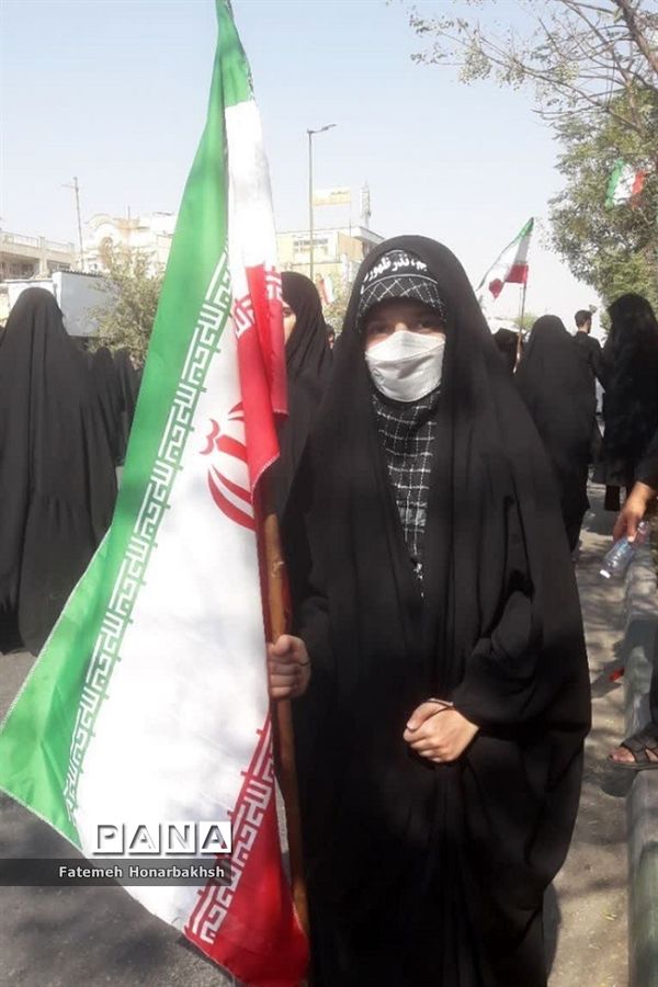 خروش انقلابی مردم قم علیه اغتشاشگران