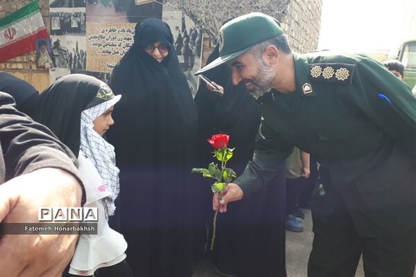 خروش انقلابی مردم قم علیه اغتشاشگران