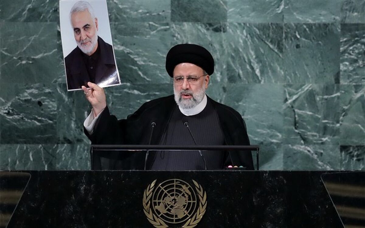 بالابردن تصویر شهید‌سلیمانی نشان داد که ایران به محاکمه جنایت‌کاران ادامه خواهد داد