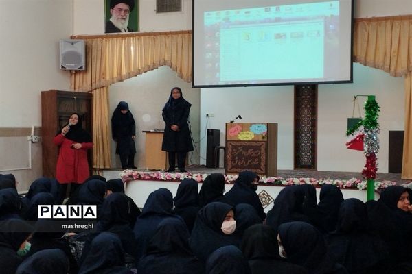 ‌آیین نواختن زنگ آغاز سال تحصیلی جدید دبیرستان شاهد کاشان