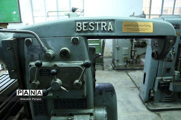 مراسم بازگشایی مدارس در هنرستان پسرانه ماندگار صنعتی تهران