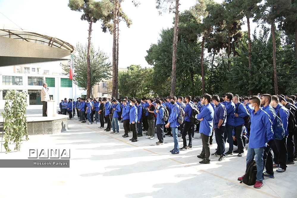 مراسم بازگشایی مدارس در هنرستان پسرانه ماندگار صنعتی تهران