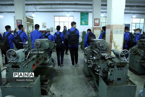 مراسم بازگشایی مدارس در هنرستان پسرانه ماندگار صنعتی تهران