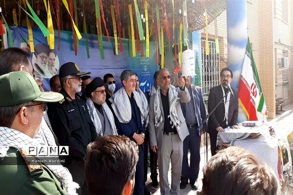 نواخته‌شدن زنگ آغاز سال تحصیلی و هفته دفاع مقدس در مدارس استان فارس