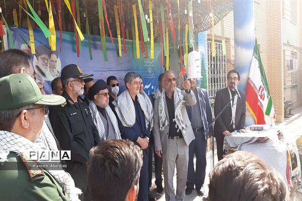 نواخته‌شدن زنگ آغاز سال تحصیلی و هفته دفاع مقدس در مدارس استان فارس