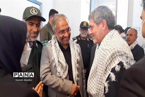 نواخته‌شدن زنگ آغاز سال تحصیلی و هفته دفاع مقدس در مدارس استان فارس