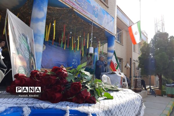 نواخته‌شدن زنگ آغاز سال تحصیلی و هفته دفاع مقدس در مدارس استان فارس