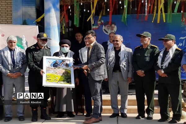 نواخته‌شدن زنگ آغاز سال تحصیلی و هفته دفاع مقدس در مدارس استان فارس