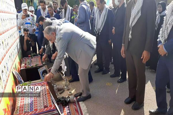 نواخته‌شدن زنگ آغاز سال تحصیلی و هفته دفاع مقدس در مدارس استان فارس