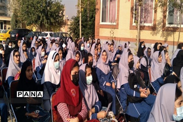 نواختن زنگ شروع شمیم مهرمحمدی در مدارس شهرستان نظرآباد