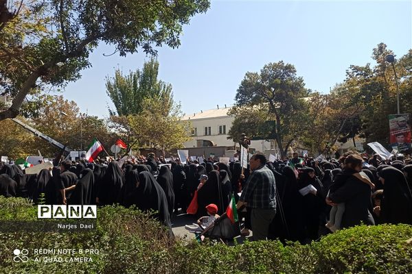 راهپیمایی علیه اقدامات آشوبگرانه