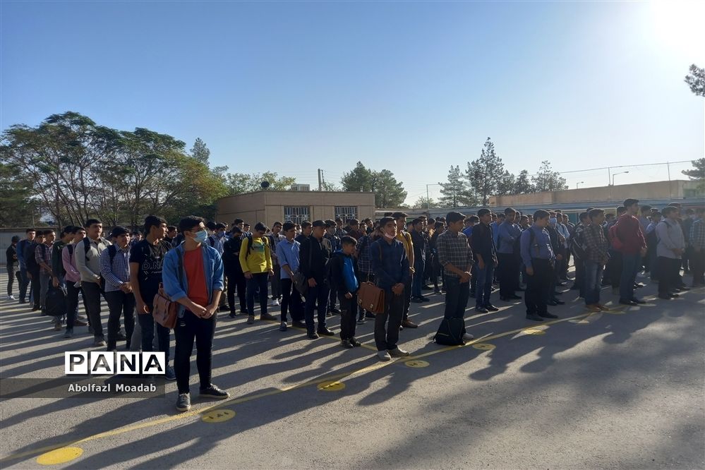 آغاز سال تحصیلی جدید در دبیرستان نمونه آیت‌الله خامنه‌ای کاشمر