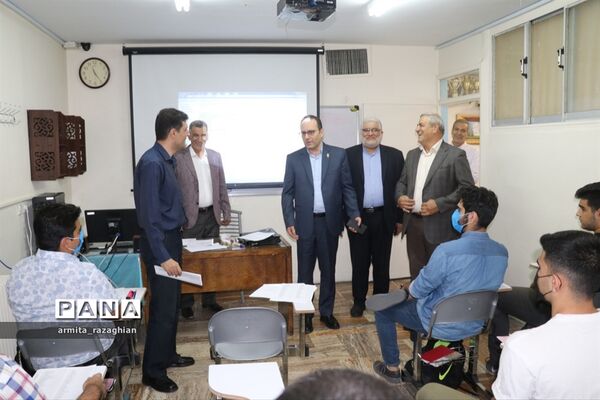 ارزیابی عملکرد دبیرستان‌های غیر دولتی منطقه ٣