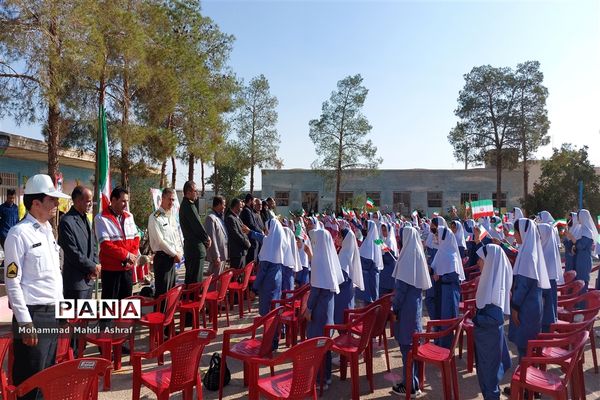 نواختن زنگ مهر در نایین استان اصفهان