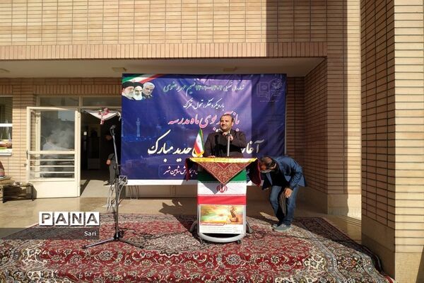 نواخته شدن زنگ ایثار و مقاومت مدرسه سردار سلیمانی شاهین شهر