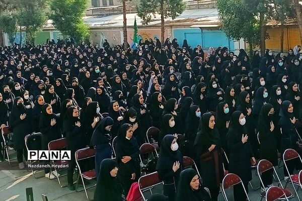 آیین نواختن زنگ مهر و مراسم بازگشایی مدارس در بهارستان‌دو