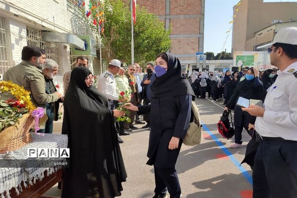 مراسم بازگشایی در دبیرستان شهیده معصومه قزوینی  منطقه ۱۳